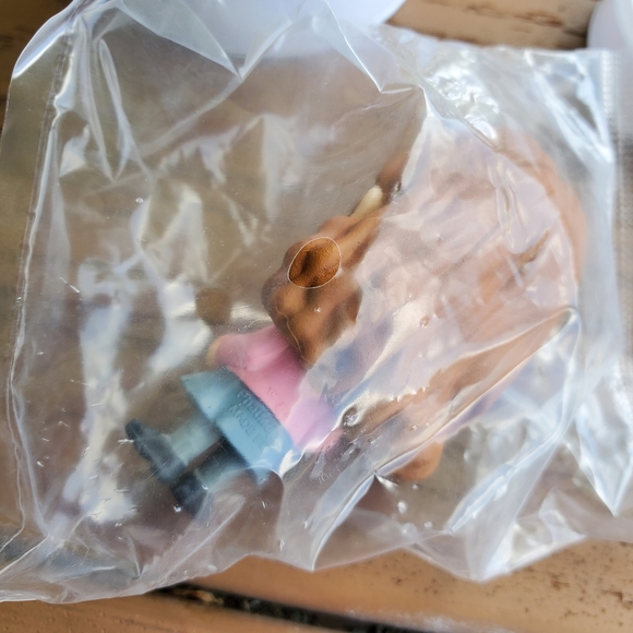 The Office TV Mini Figure Blind Box Pam Beesly Artist Painter Figurine NEW - Picture 4 of 5